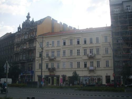 K�roly Apartments