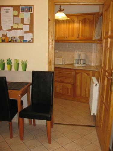 K�roly Apartments