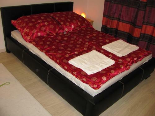 K�roly Apartments