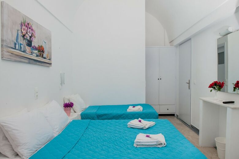 Hostal Join Us Low Cost Rooms