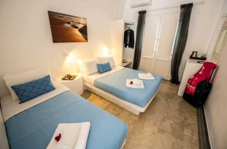 Hostal Join Us Low Cost Rooms