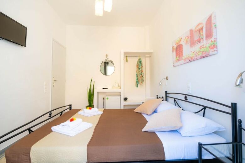 Hostal Join Us Low Cost Rooms