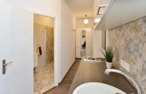 Margit Apartment