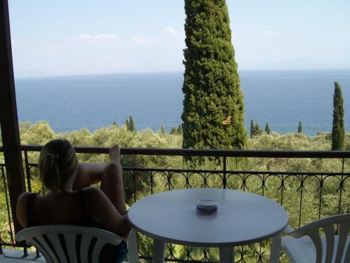 Spiros Apartments