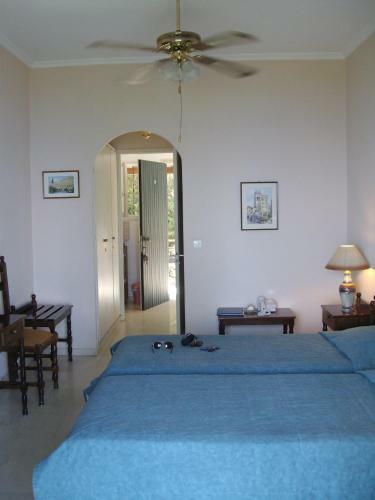 Spiros Apartments