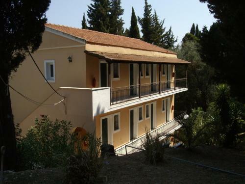 Spiros Apartments