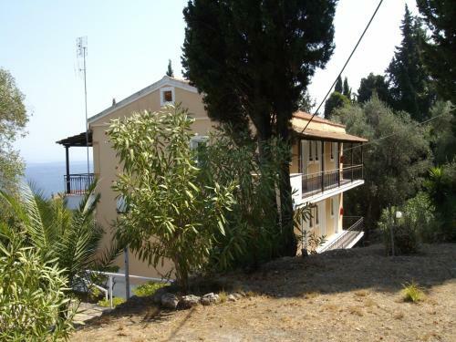 Spiros Apartments