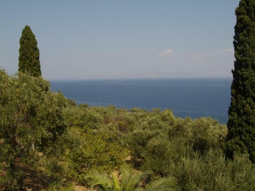 Spiros Apartments