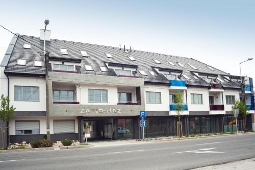 Ametiszt Apartman