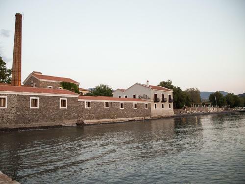 Olive Press Hotel & Apartments