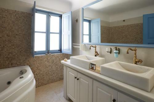 Hotel Black Rose Suites