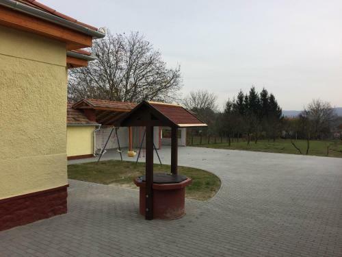 Amarilisz Vend�gh�z