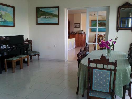 Hotel Guest House Polyvotis