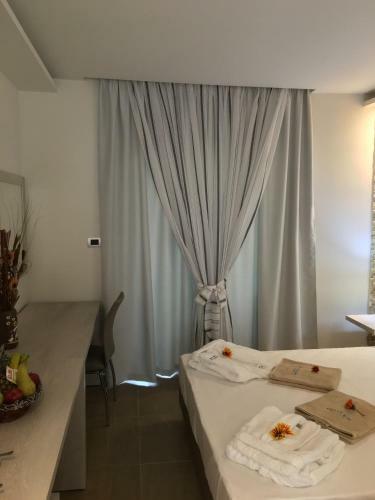 Hostal Maroula Blue Studios & Suites