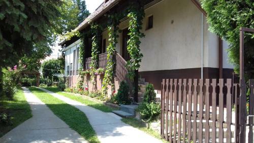 Holiday Apartmanh�z