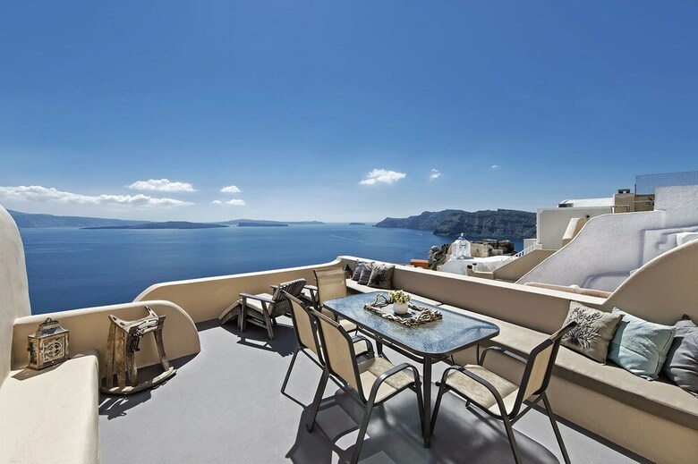 Lucky Homes - Oia