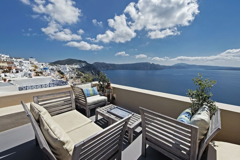 Lucky Homes - Oia