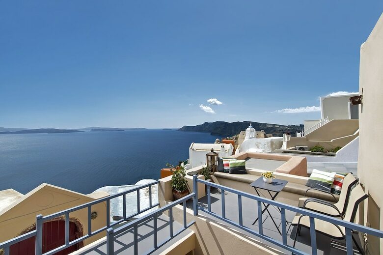 Lucky Homes - Oia
