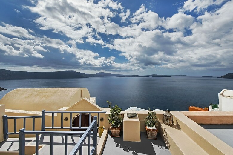 Lucky Homes - Oia