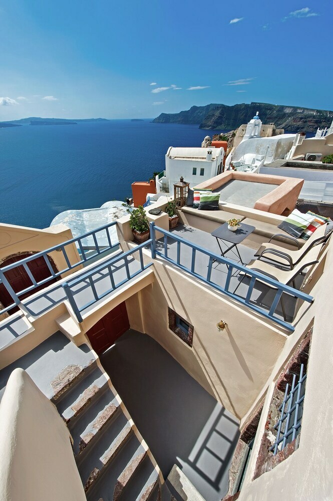 Lucky Homes - Oia