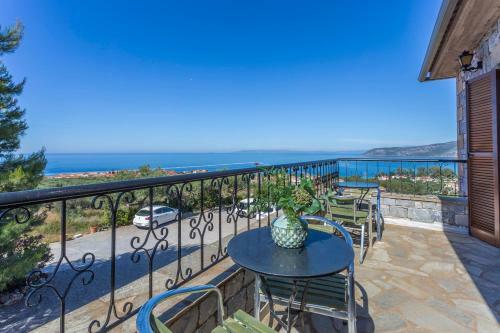 Vardia Hotel