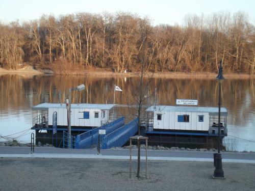 Hostal Corner Panzi�