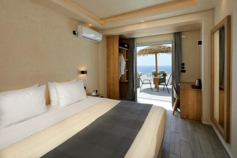 Hostal Acropole Sunrise