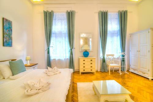 Central Stylish Apartments