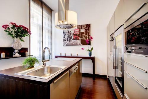 Central Stylish Apartments