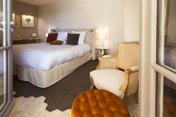 Hotel Le Mas Des Herbes Blanches