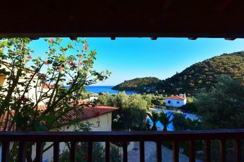 Aparthotel Limnionas Bay Village Hotel