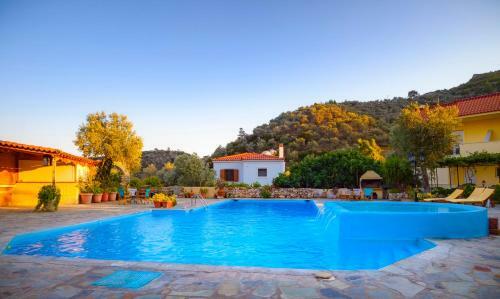 Aparthotel Limnionas Bay Village Hotel