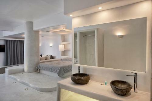 Tinos Beach Hotel