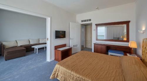 Tinos Beach Hotel