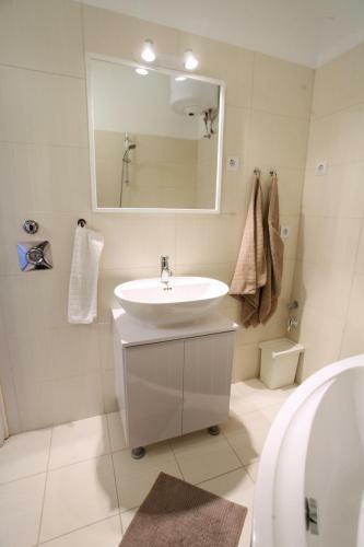 D.five Elizabeth Garden Apartment