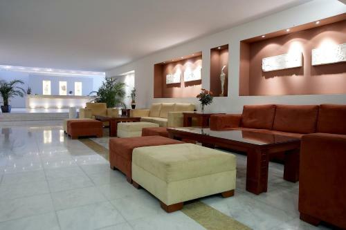 Hotel Avra Beach Resort