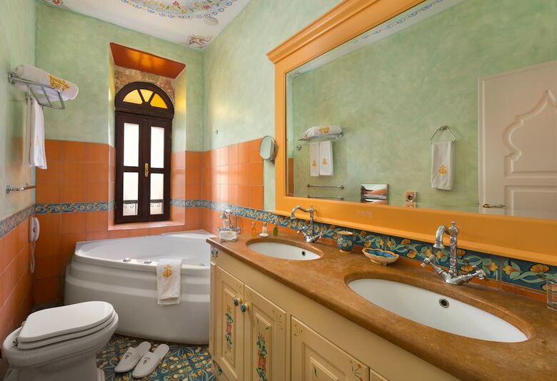 Nikos Takis Fashion Boutique Hotel