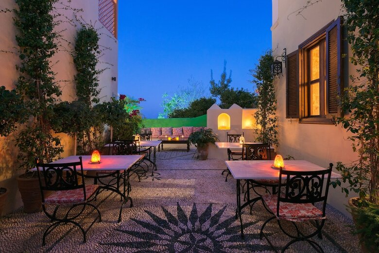 Nikos Takis Fashion Boutique Hotel