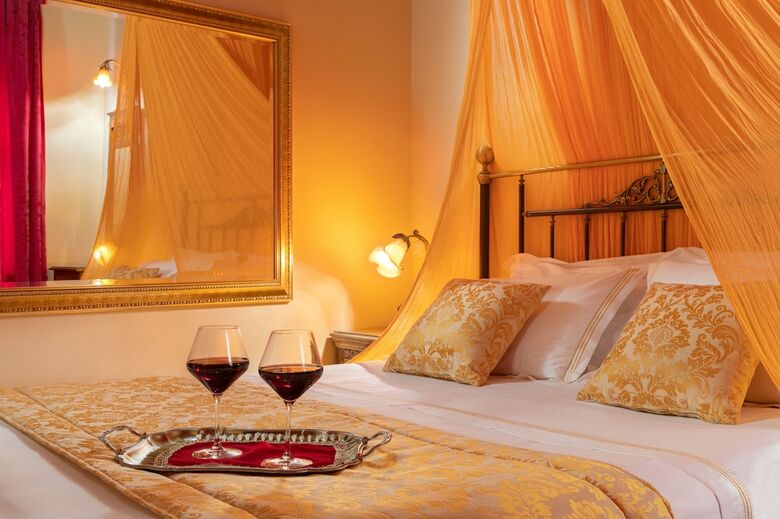 Nikos Takis Fashion Boutique Hotel