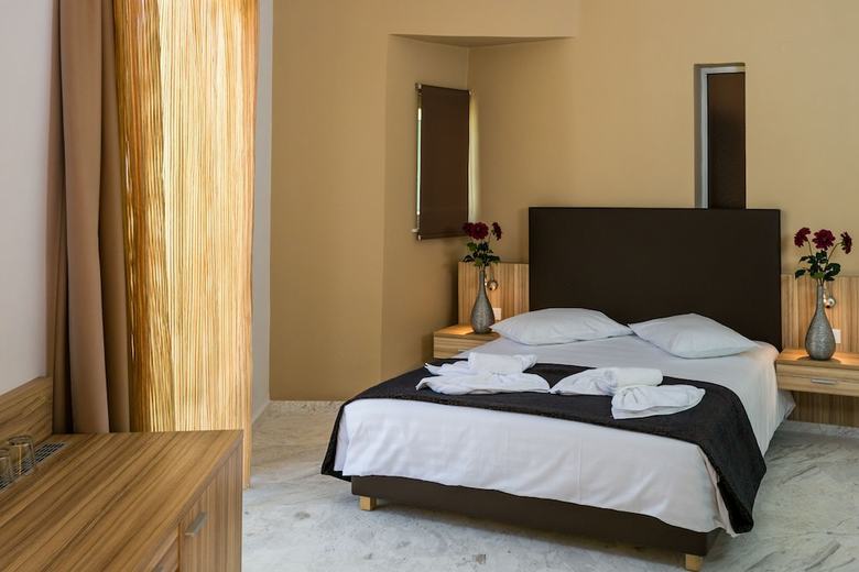Hotel Elotia