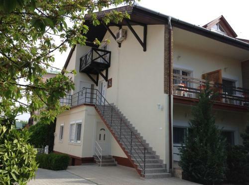 J�kai Apartmanh�z