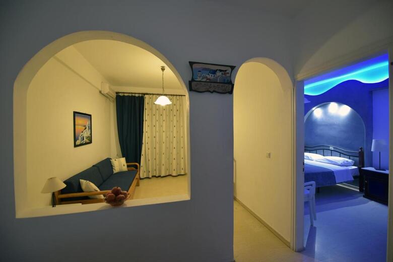 Hostal Sunflower Aparthotel