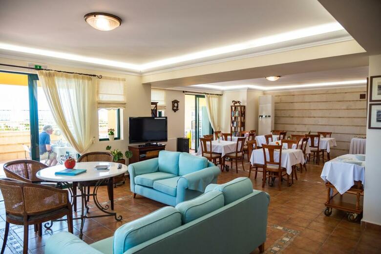 Aparthotel Andreolas Luxury Suites
