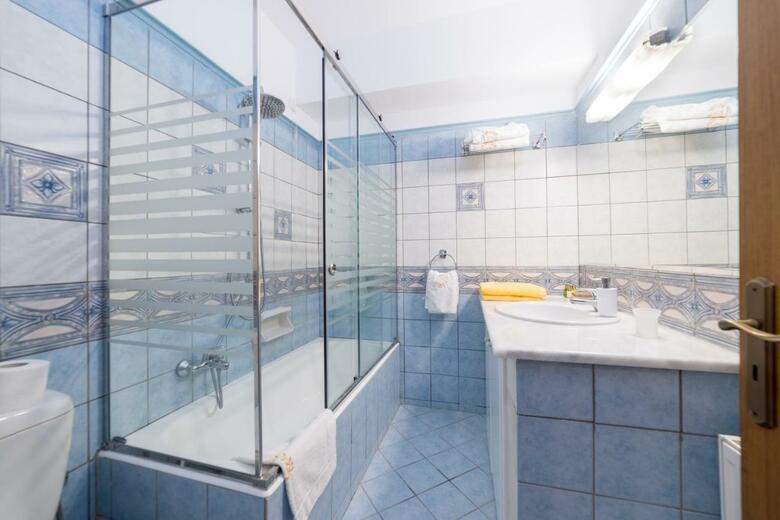 Aparthotel Andreolas Luxury Suites