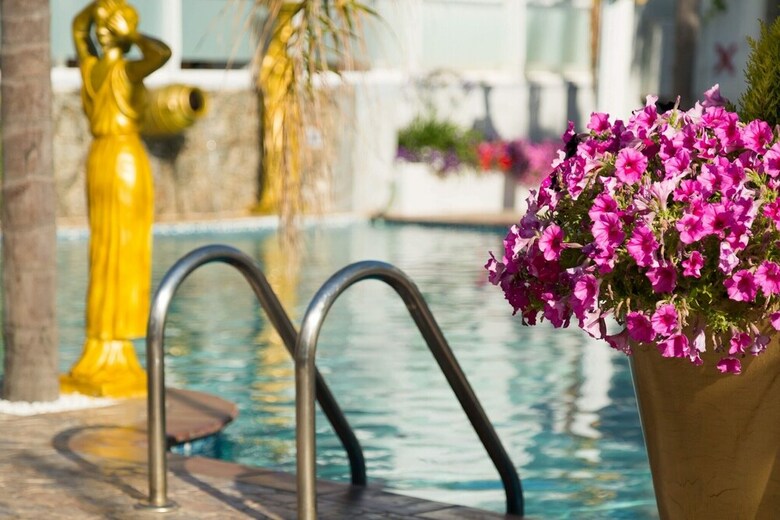 Paradice Hotel Luxury Suites