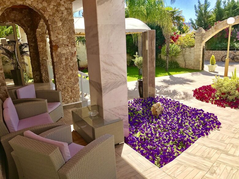 Paradice Hotel Luxury Suites