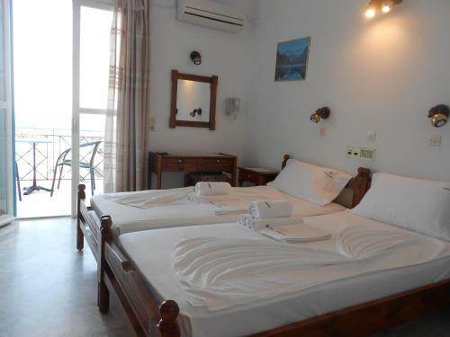 Zorbas Hotel & Studios