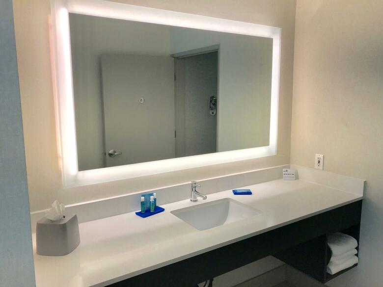 Holiday Inn Express Hotel & Suites Tracy