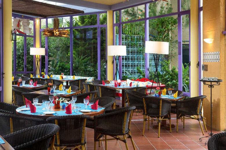 Dionysos Hotel