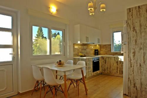 Ammoudi Harmony Villa